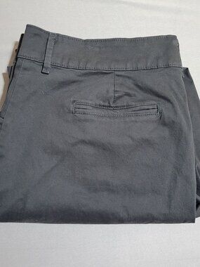 Lee Plus Women's 18W Medium Relaxed Fit Straight Leg Mid Rise Wash and Wear Pant